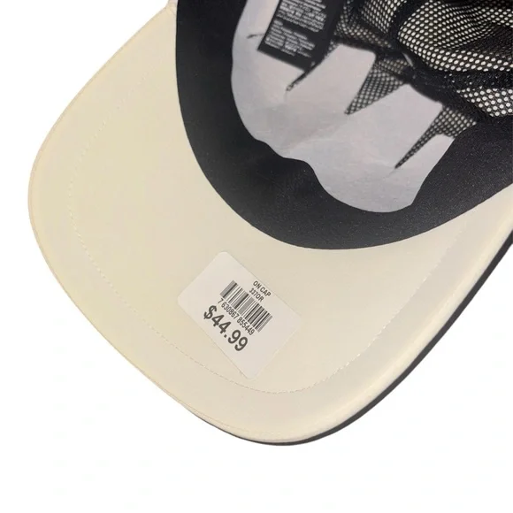 ON Running Off-White Performance Cap Adjustable Lightweight Hat - Picture 4 of 5